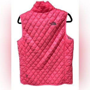 North Face vest size Large